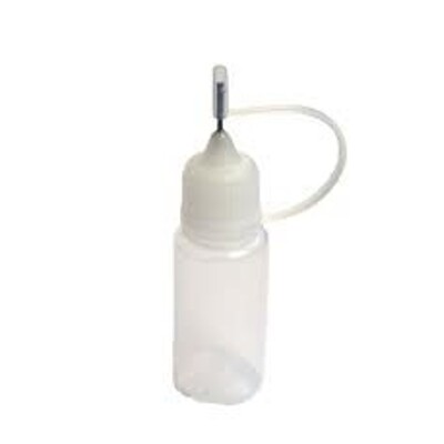 Plastová fľaška s ihlou